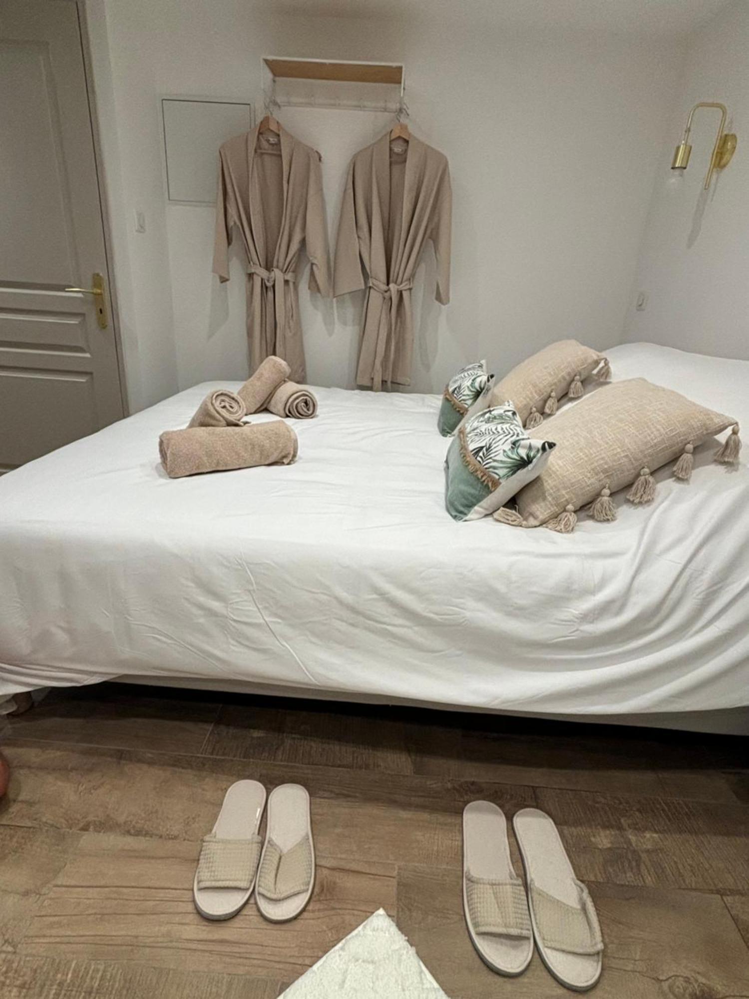 La Ptite Suite De Julie Epernay Bagian luar foto